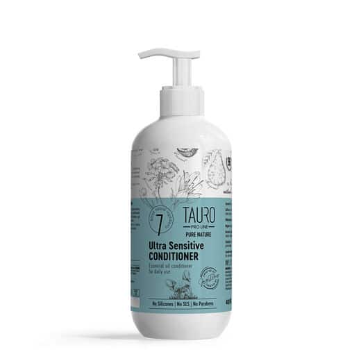 valkoinen tausta, valko-turkoosi etiketti, 400ml pumppupullo jonka sisällä eläimille tarkoitettua hoitoainetta